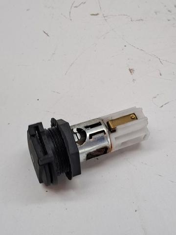 Base Encendedor De Cigarrillo Volkswagen Vento 1H2