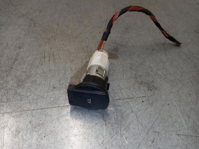 Base Encendedor De Cigarrillo Volkswagen Vento 1H2