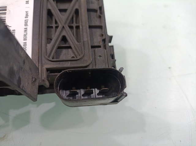 1J0937550 Caja de fusibles comprar Girona