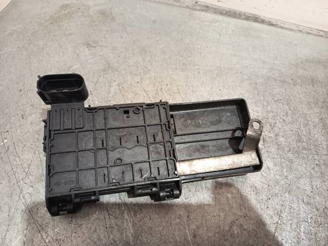 1J0937550 VAG Caja de fusibles  disponible Vigo
