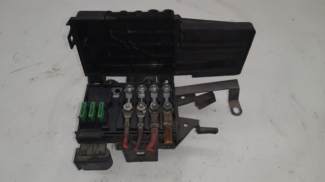 1J0937550 VAG Caja de fusibles  disponible Vigo