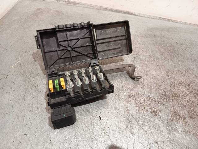 1J0937550 VAG Caja de fusibles  disponible Vigo
