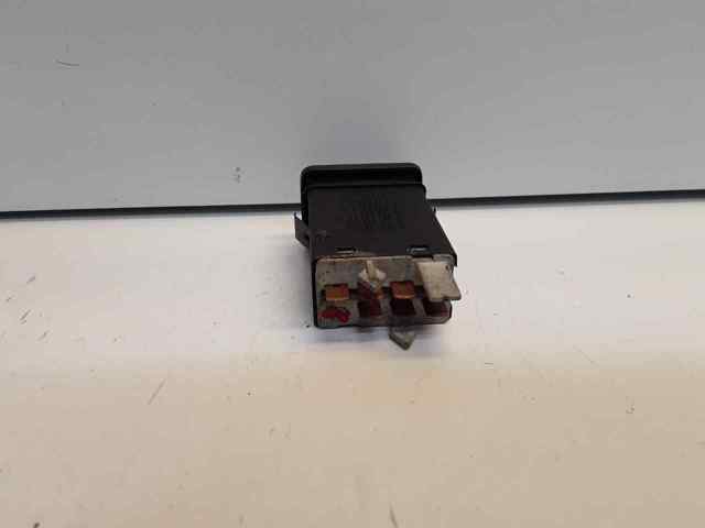 VAG 1J0953235A Boton de luz de emergencía  en stock Terrassa