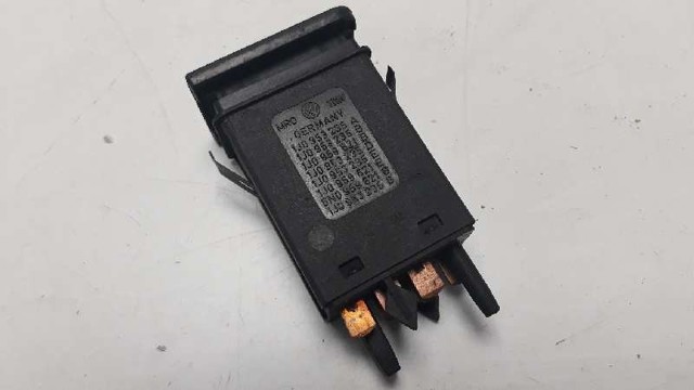 VAG 1J0953235A Boton de luz de emergencía  en stock Valencia