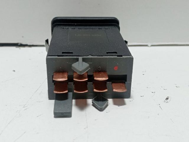 1J0953235J Boton de luz de emergencía  en stock Granada