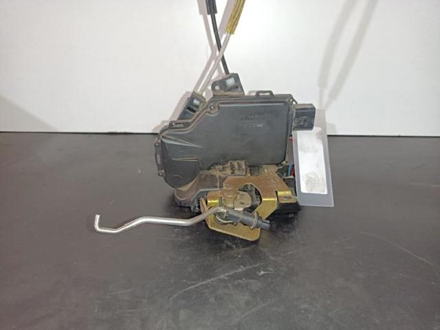1J0973714 Cerradura de puerta delantera derecha  en stock Castellón