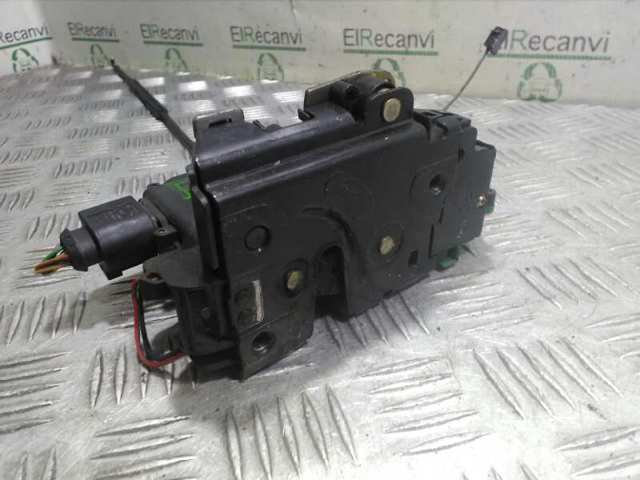 1J0973714 VAG Cerradura de puerta delantera derecha  en stock Córdoba