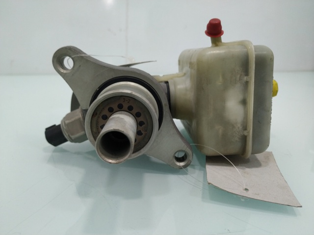 Comprar Cilindro principal de freno A4 8D2