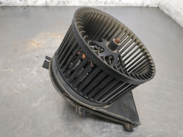 1J1819021C VAG Ventilador habitáculo  en stock Córdoba