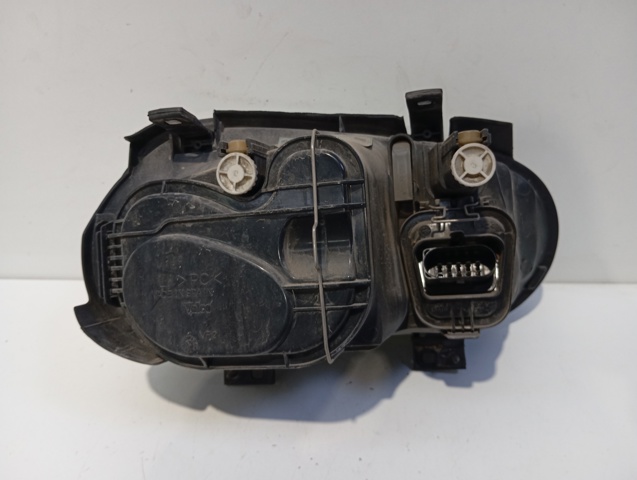 Comprar Faros Volkswagen Golf 5 1K1 a bajo precio