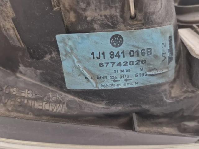 1J1941018F Faro derecho  disponible Utrera