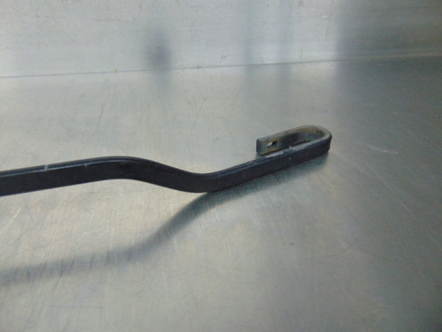 1J1955409A Brazo del limpiaparabrisas  disponible Utrera