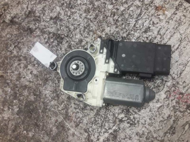 1J1959802D Motor del elevalunas de la puerta delantera derecha  comprar en Zaragoza