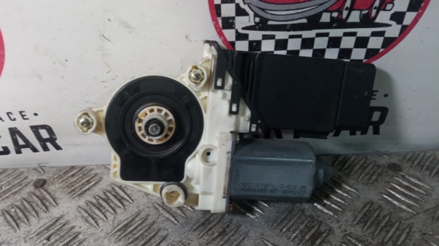 VAG 1J1959802D Motor del elevalunas de la puerta delantera derecha comprar Tarragona