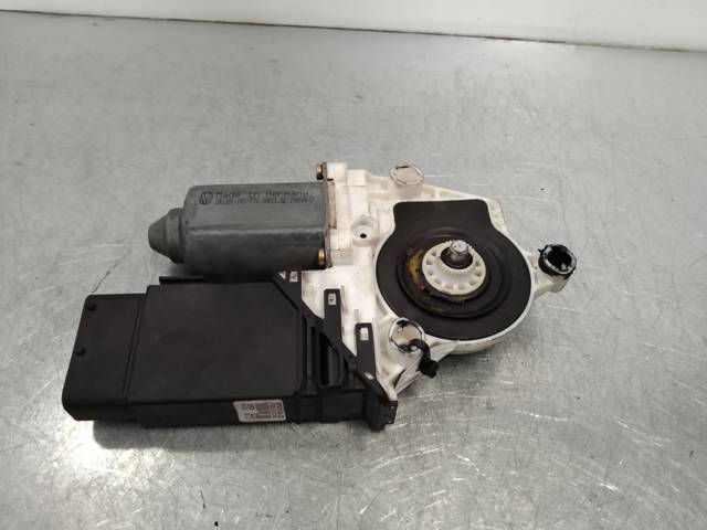 VAG 1J1959802D Motor del elevalunas de la puerta delantera derecha  en stock Salamanca