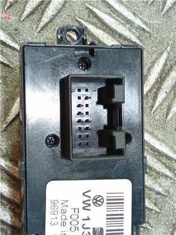 1J3959857 Unidad de control de elevalunas delantera izquierda  comprar en Reus