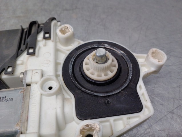 VAG 1J4959811C Motor del elevalunas de la puerta trasera izquierda  en stock Terrassa