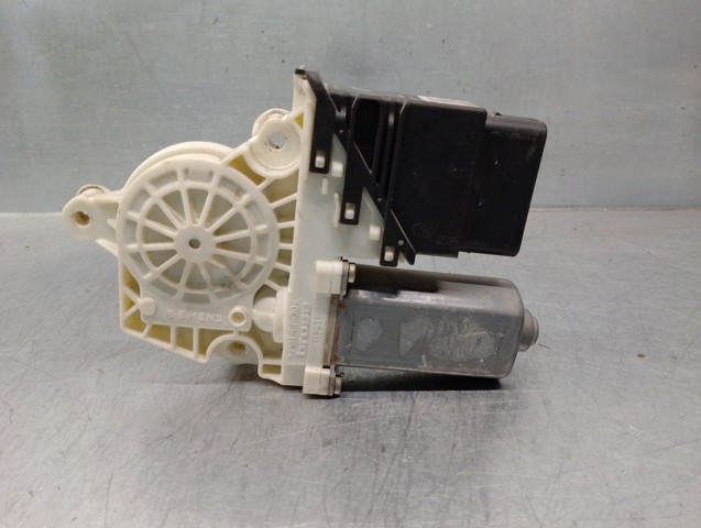 1J4959811C Motor del elevalunas de la puerta trasera izquierda  en stock Sabadell