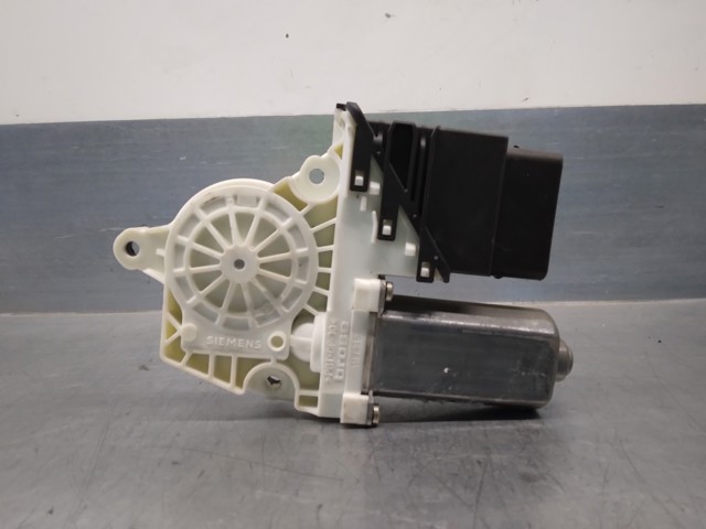 1J4959811C VAG Motor del elevalunas de la puerta trasera izquierda  en stock Córdoba
