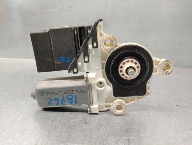 VAG 1J4959811C Motor del elevalunas de la puerta trasera izquierda  disponible Valladolid