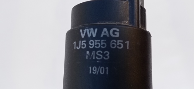 1J5955651 VAG Bomba de agua limpiaparabrisas, delantera  en stock Gandía
