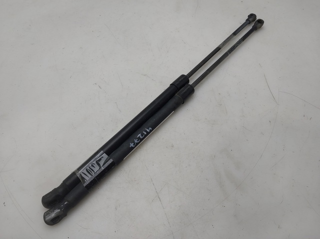 1J6827550E Amortiguador de la tapa del maletero  disponible Málaga