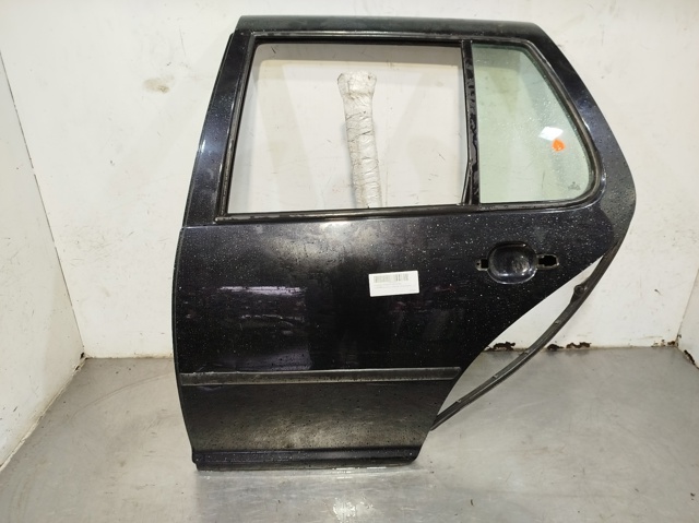 Puerta delantera izquierda Volkswagen Golf segundo mano en Madrid