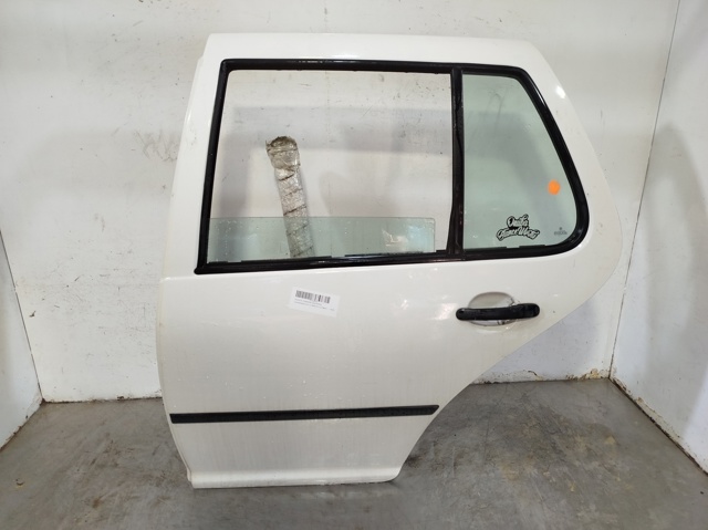 Comprar Puerta delantera izquierda Volkswagen Golf IV hatchback usado