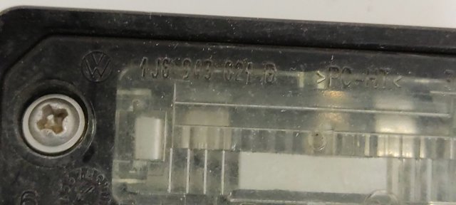 1J6943021B Luz matricula  en stock Sabadell