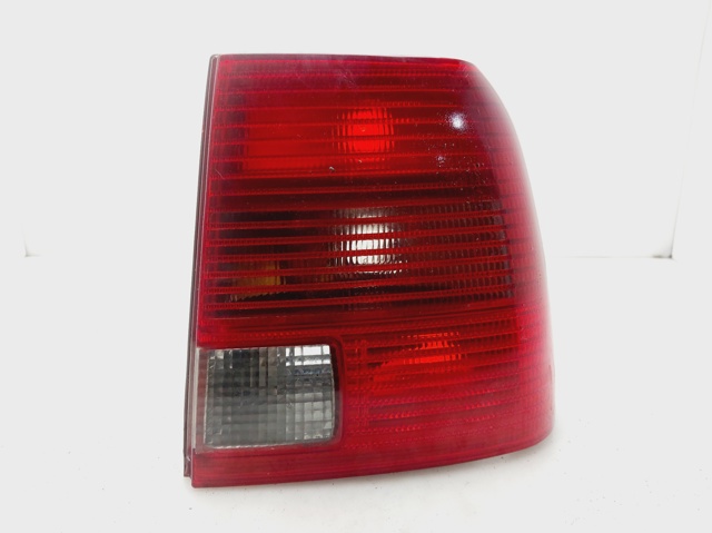 VAG 1J6945096R Piloto trasero derecho  en stock Terrassa