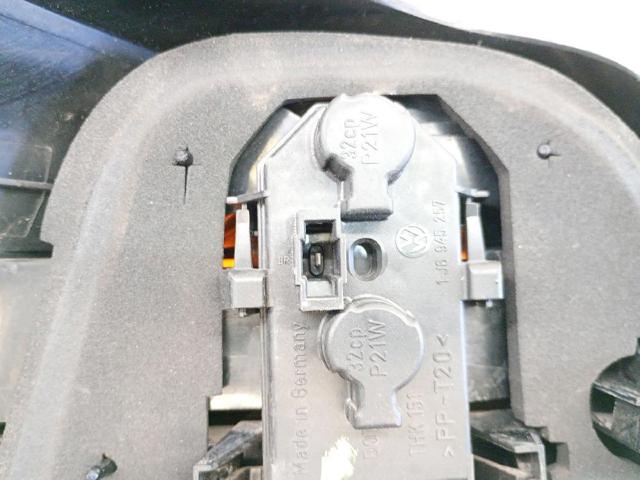 1J6945096T VAG Piloto trasero derecho  disponible Vigo
