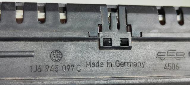 VAG 1J6945097C Tercera luz de freno comprar Barcelona