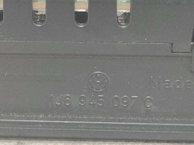 VAG 1J6945097C Tercera luz de freno  en stock Valencia