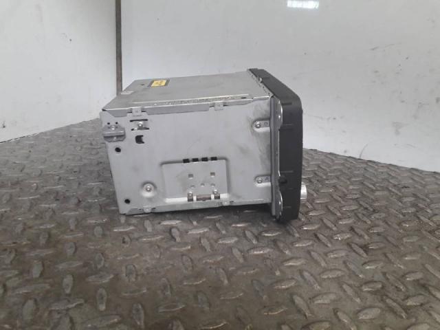 1K0035186AD Radio AM/FM  comprar en Reus