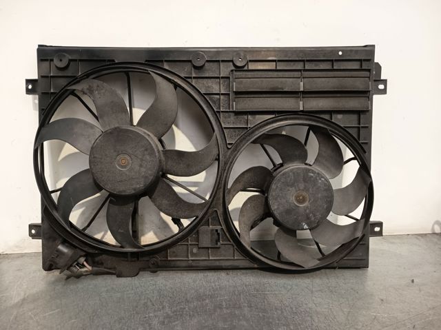 VAG 1K0121207AA Difusor del radiador de refrigeración  disponible Lugo