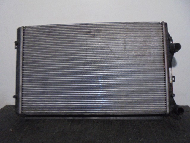 1K0121251AT Radiador de refrigeración del motor  disponible Burgos