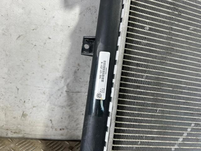 1K0121251N Radiador de refrigeración del motor  disponible Málaga