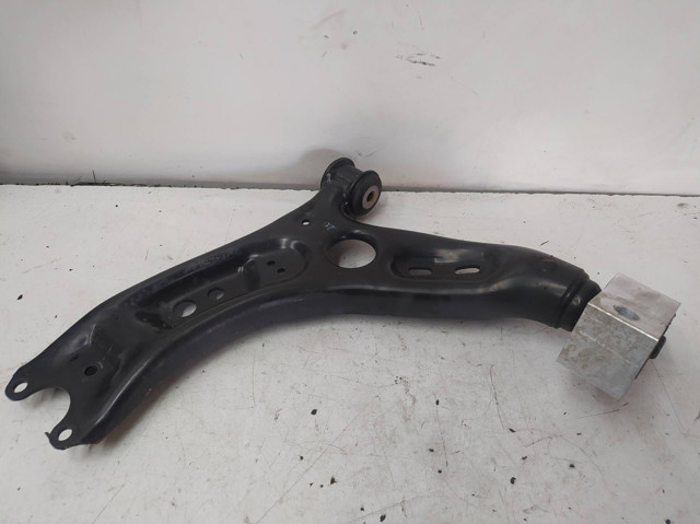 1K0199231K Buje delantero inferior del brazo de suspensión  comprar en Reus