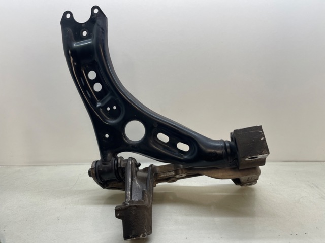 1K0199232J Silentblock del brazo de suspensión  en stock Castellón