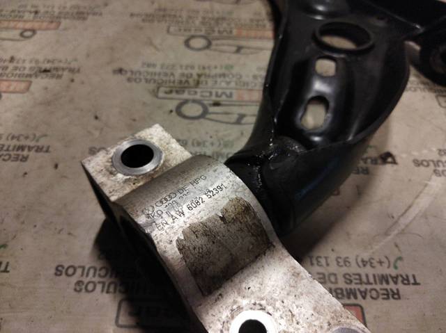 1K0199232J Silentblock del brazo de suspensión  en stock Castellón