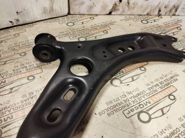 VAG 1K0199232J Buje delantero inferior del brazo de suspensión  disponible Lugo