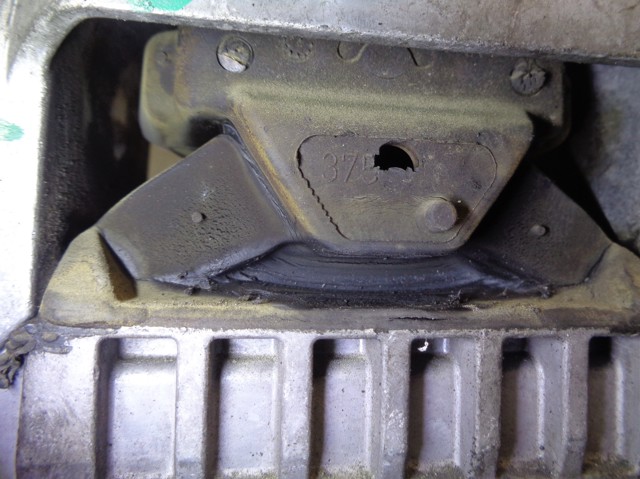 1K0199262BA Soporte de motor derecho  en stock Granada