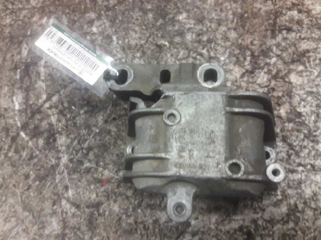 1K0199262P Soporte de motor derecho  en stock Sabadell