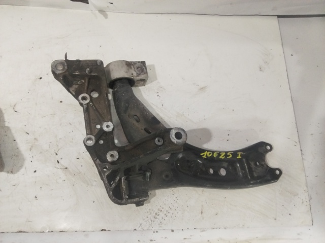 1K0199295E Soporte de viga delantera  disponible Málaga