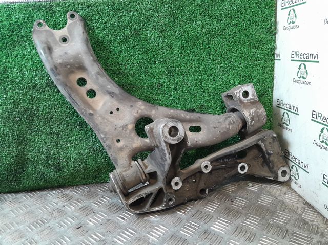 1K0199296 Brazo inferior derecho de la suspensión delantera  disponible Utrera