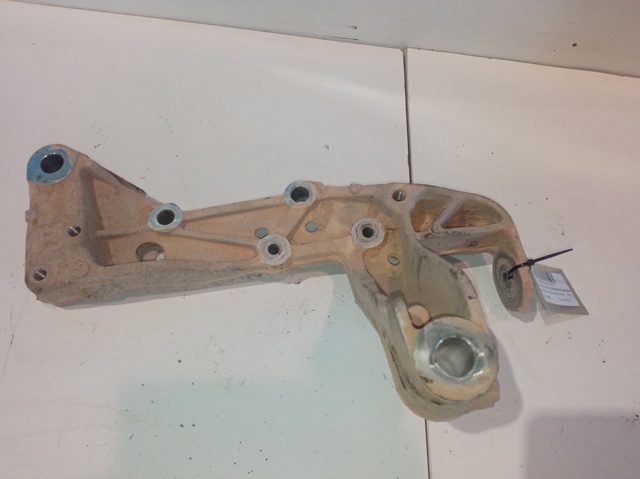 VAG 1K0199296 Brazo inferior derecho de la suspensión delantera comprar Tarragona