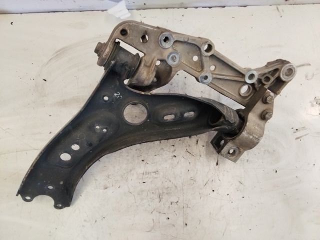 1K0199296E Soporte de viga delantera  disponible Utrera