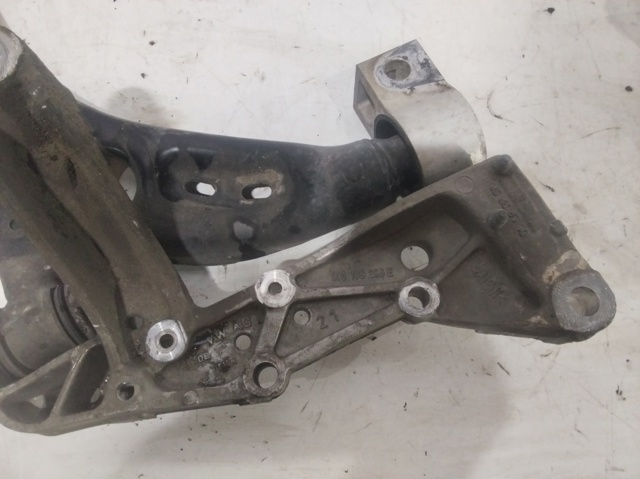 1K0199296E Soporte de viga delantera comprar Almería