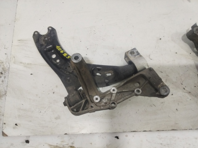 1K0199296E Soporte de viga delantera comprar Sevilla