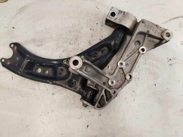 VAG 1K0199296E Soporte de viga delantera  disponible Valladolid